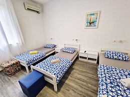 Croparadise Hostel