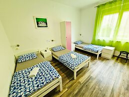 Croparadise Hostel