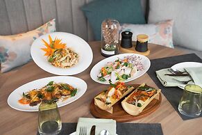 The Yacht Hotel by DC