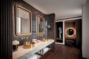 The Yacht Hotel by DC