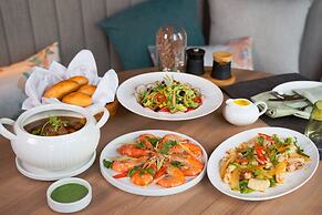 The Yacht Hotel by DC