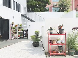 Hidden Garden International Youth Hostel - Oriental Pearl & Lujiazui