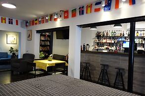 Hidden Garden International Youth Hostel - Oriental Pearl & Lujiazui