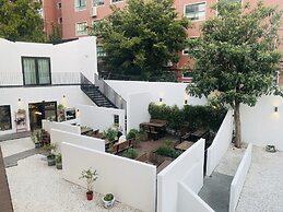 Hidden Garden International Youth Hostel - Oriental Pearl & Lujiazui