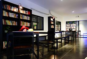 Hidden Garden International Youth Hostel - Oriental Pearl & Lujiazui