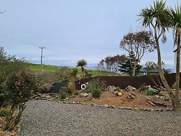 Beautiful 2-bed Semi Rural Cottage Enclosed Garden