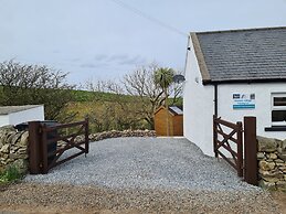 Beautiful 2-bed Semi Rural Cottage Enclosed Garden