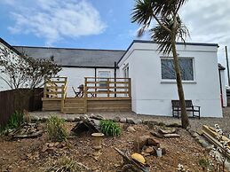 Beautiful 2-bed Semi Rural Cottage Enclosed Garden