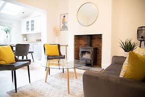 York Minster-3 Bed-sleeps 6-fireplace-free Parking