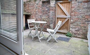 York Minster-3 Bed-sleeps 6-fireplace-free Parking
