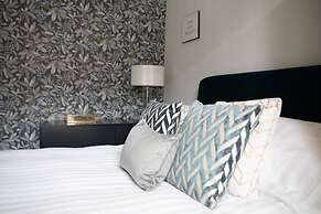 York Minster-3 Bed-sleeps 6-fireplace-free Parking