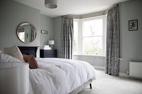 York Minster-3 Bed-sleeps 6-fireplace-free Parking