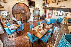 Etna Quota Mille Boutique Hotel, Typical Sicilian Food & Wine
