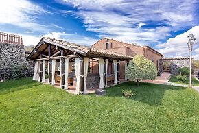 Etna Quota Mille Boutique Hotel, Typical Sicilian Food & Wine