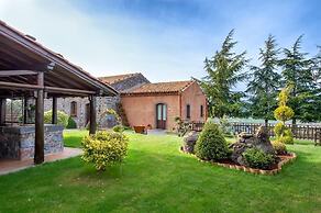 Etna Quota Mille Boutique Hotel, Typical Sicilian Food & Wine