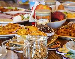 Etna Quota Mille Boutique Hotel, Typical Sicilian Food & Wine
