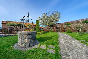 Etna Quota Mille Boutique Hotel, Typical Sicilian Food & Wine