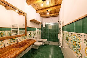 Etna Quota Mille Boutique Hotel, Typical Sicilian Food & Wine