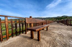 Etna Quota Mille Boutique Hotel, Typical Sicilian Food & Wine