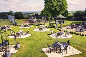Blunsdon House Hotel