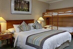 Blunsdon House Hotel