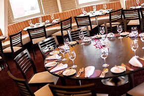 Blunsdon House Hotel