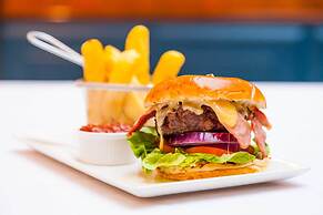 Blunsdon House Hotel