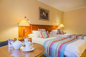 Blunsdon House Hotel