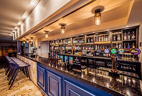 Blunsdon House Hotel