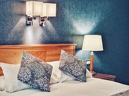 Blunsdon House Hotel