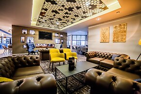 Blunsdon House Hotel