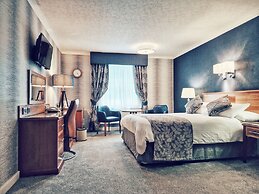 Blunsdon House Hotel