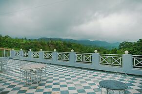 The Sky Imperial Pavoreal Jungle Resort