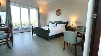 The Sky Imperial Pavoreal Jungle Resort