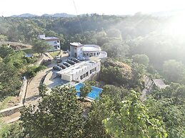 The Sky Imperial Pavoreal Jungle Resort