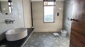 The Sky Imperial Pavoreal Jungle Resort