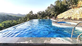 The Sky Imperial Pavoreal Jungle Resort