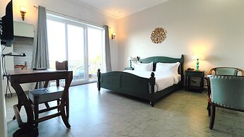 The Sky Imperial Pavoreal Jungle Resort