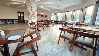 The Sky Imperial Pavoreal Jungle Resort