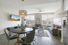 Ideal Condo a Short Ride Away from French Quarter