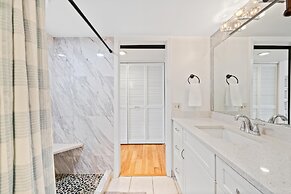 Big Island White Sands Village 323 2 Bedroom Condo