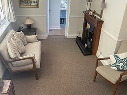 Rocklea Seaside Cottage
