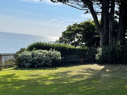 Rocklea Seaside Cottage