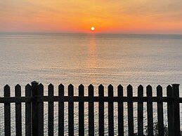 Rocklea Seaside Cottage