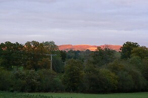 Captivating 1-bed Chalet in Newbridge on Wye