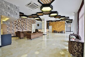 Opia Hotel
