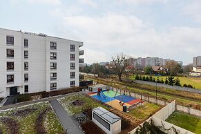 Warsaw Glebocka Apartment by Renters