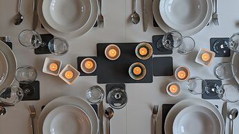 Gorgeous Comrie Cottage, hot tub & Mountain Views