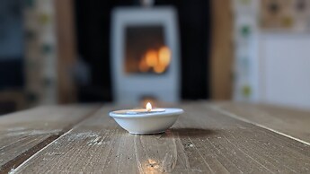 Gorgeous Comrie Cottage, hot tub & Mountain Views