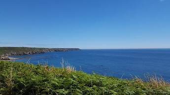 Immaculate 2 Bed Apartment on The Lizard Cornwall
